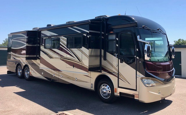Used 2011 American Coach American Revolution 42t in Lakeland, FL ...