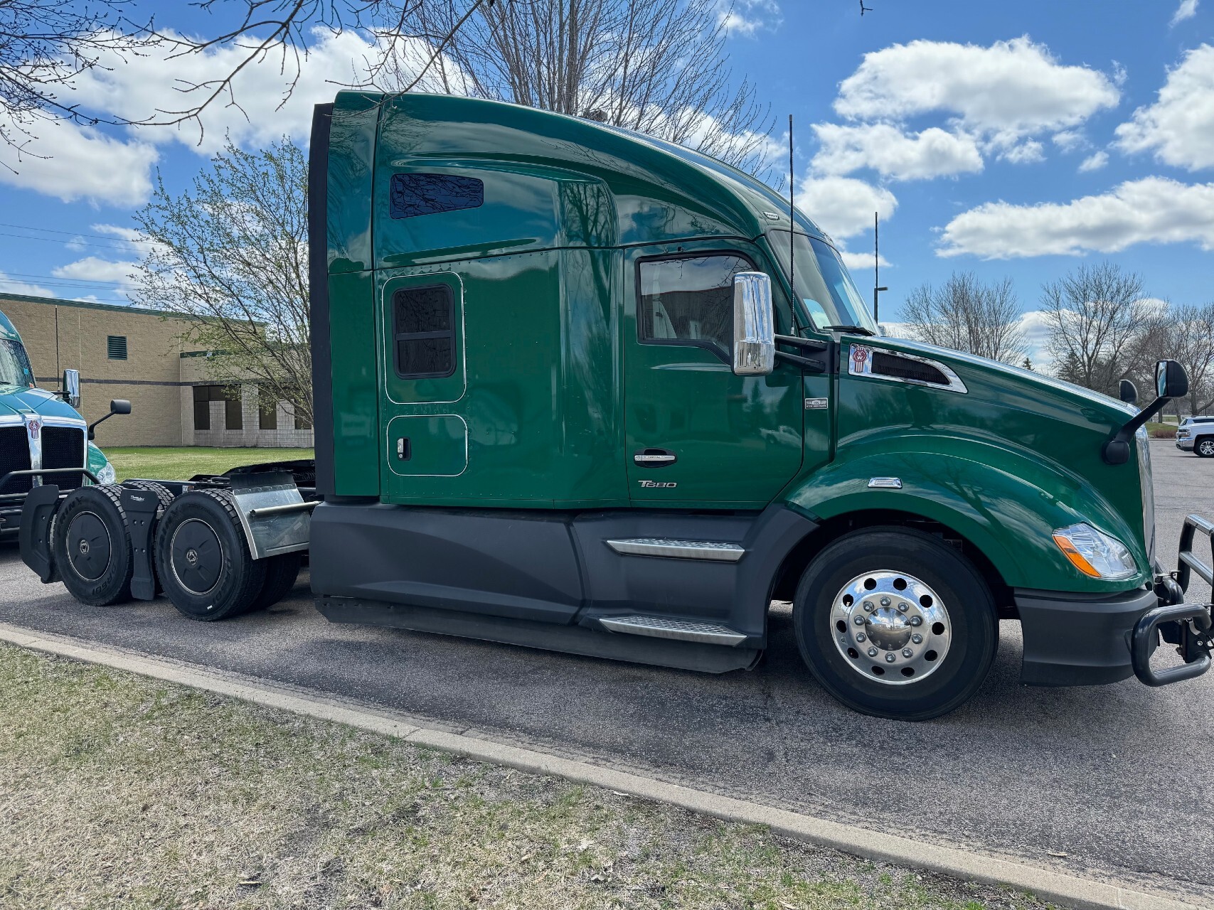 Used 2022 Kenworth T680 in Coon Rapids, MN 5031487278 Commercial