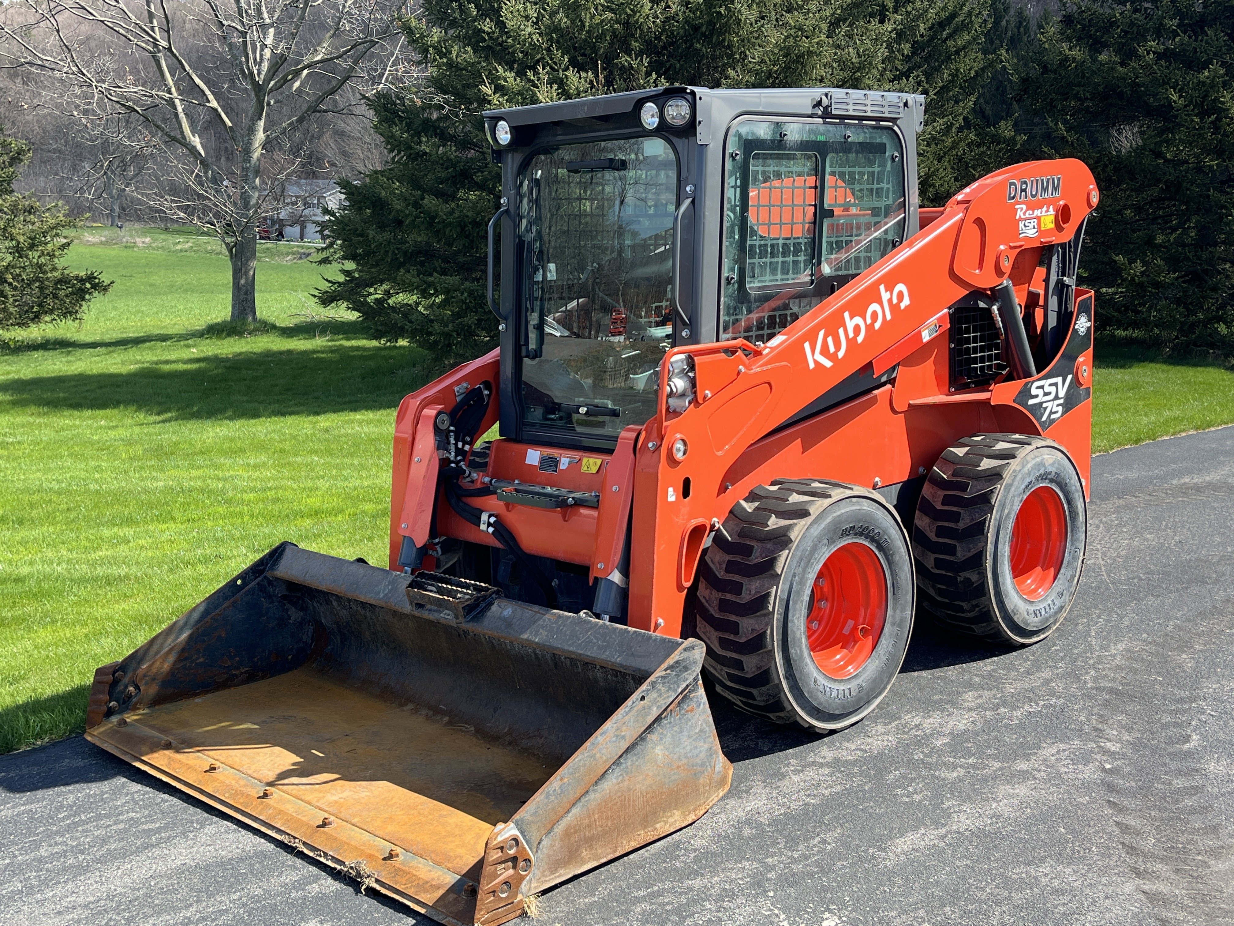 2023 KUBOTA SSV75 in Tully, NY