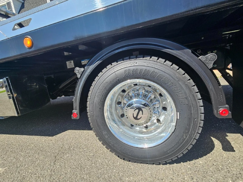 2024 HINO 22 FT ROLLBACK