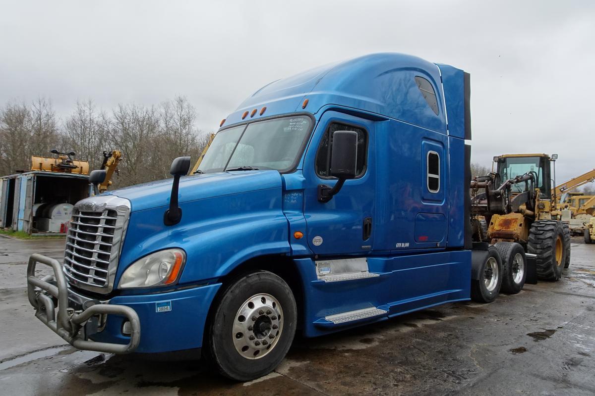 2014 FREIGHTLINER CASCADIA 125 in Sparrow Bush, NY