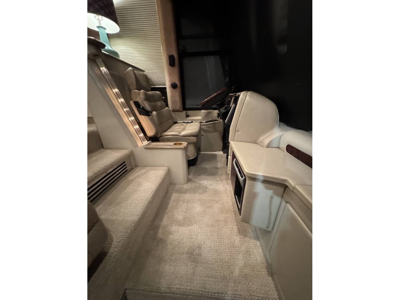 A photo of this 2000 Prevost LIBERTY 