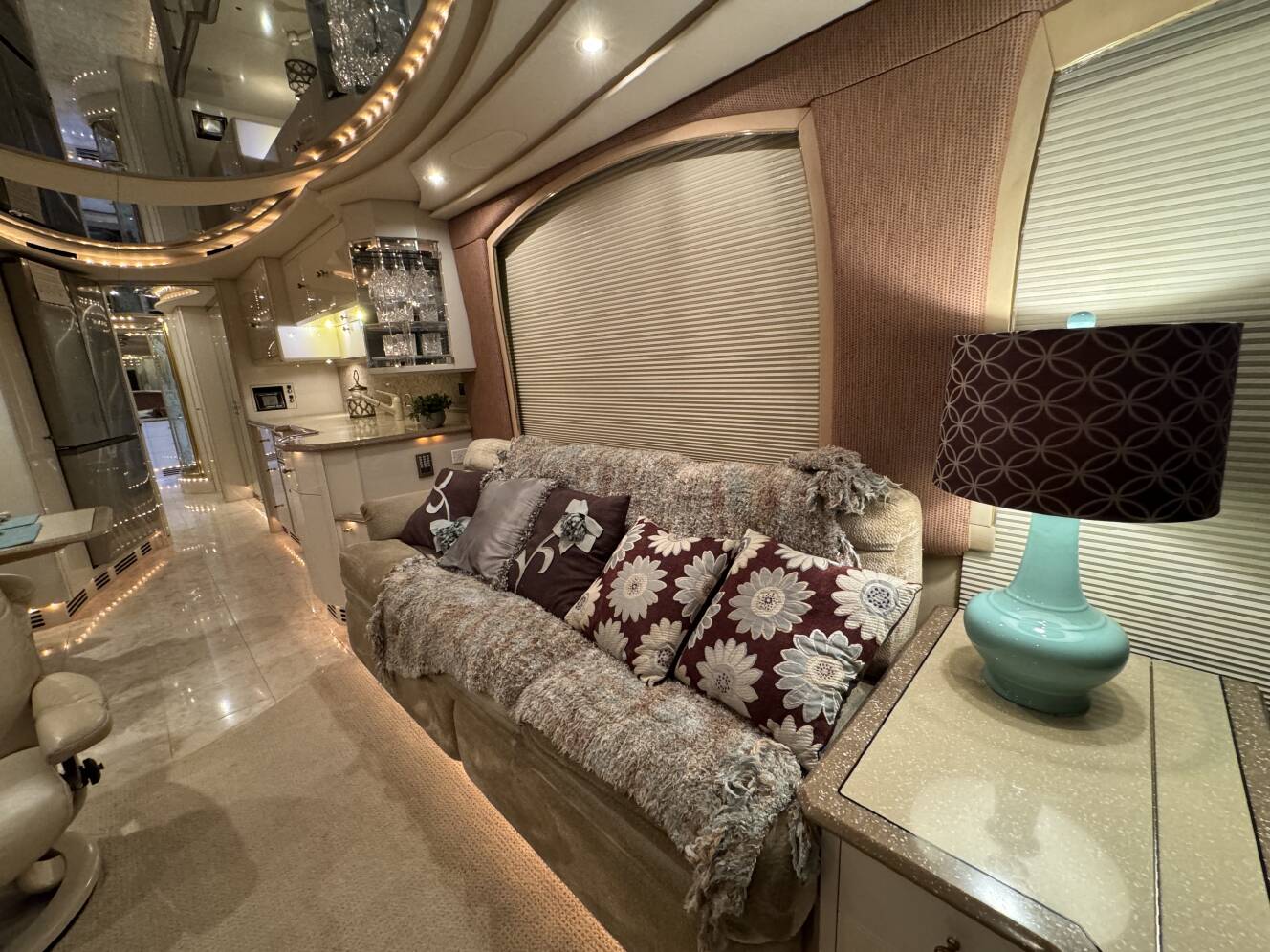 A photo of this 2000 Prevost LIBERTY 