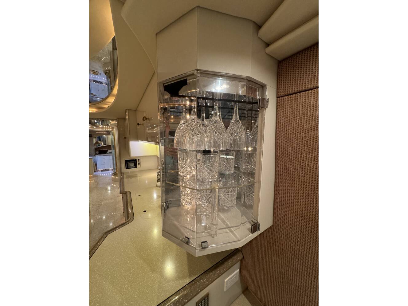 A photo of this 2000 Prevost LIBERTY 
