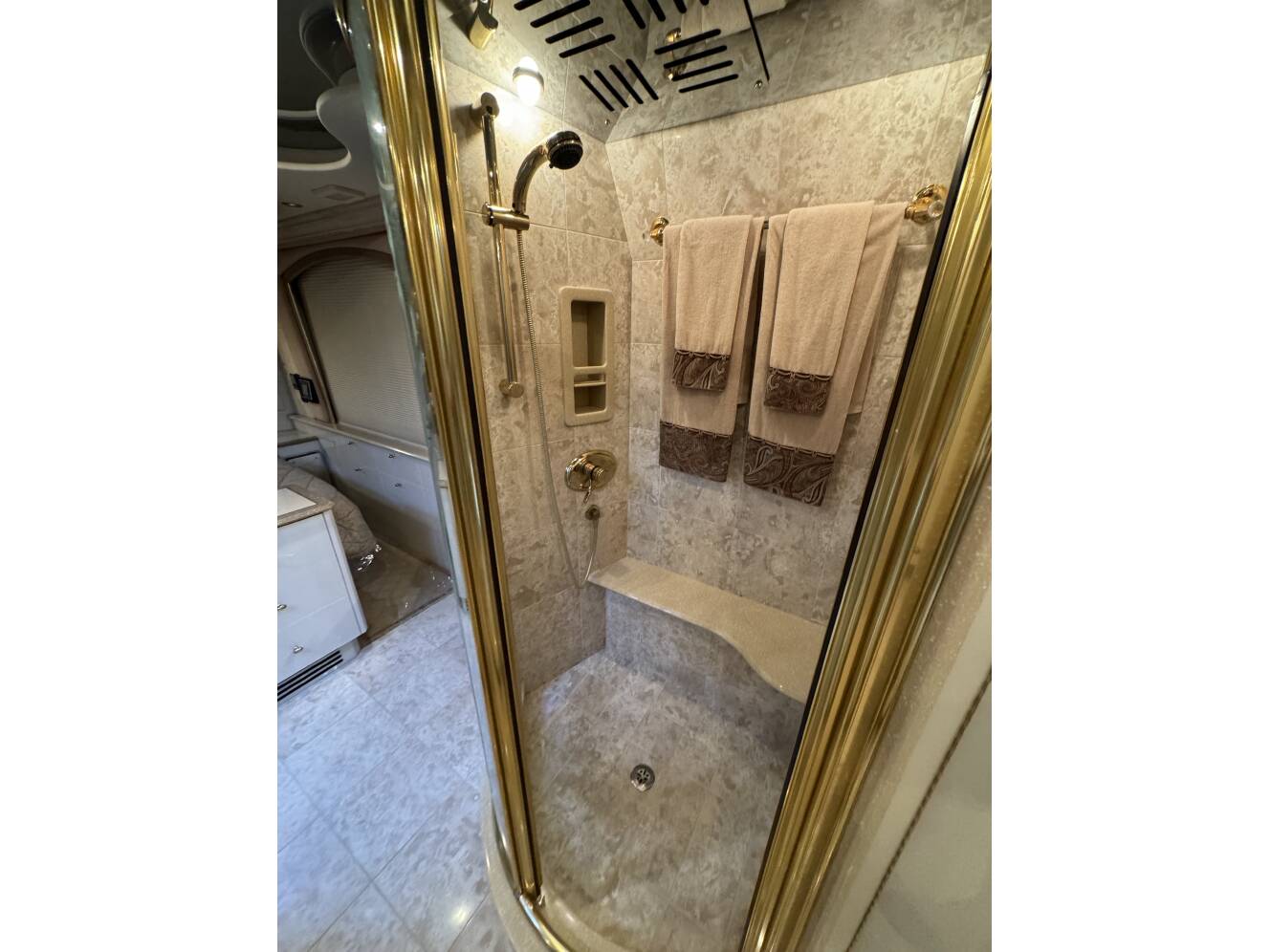 A photo of this 2000 Prevost LIBERTY 