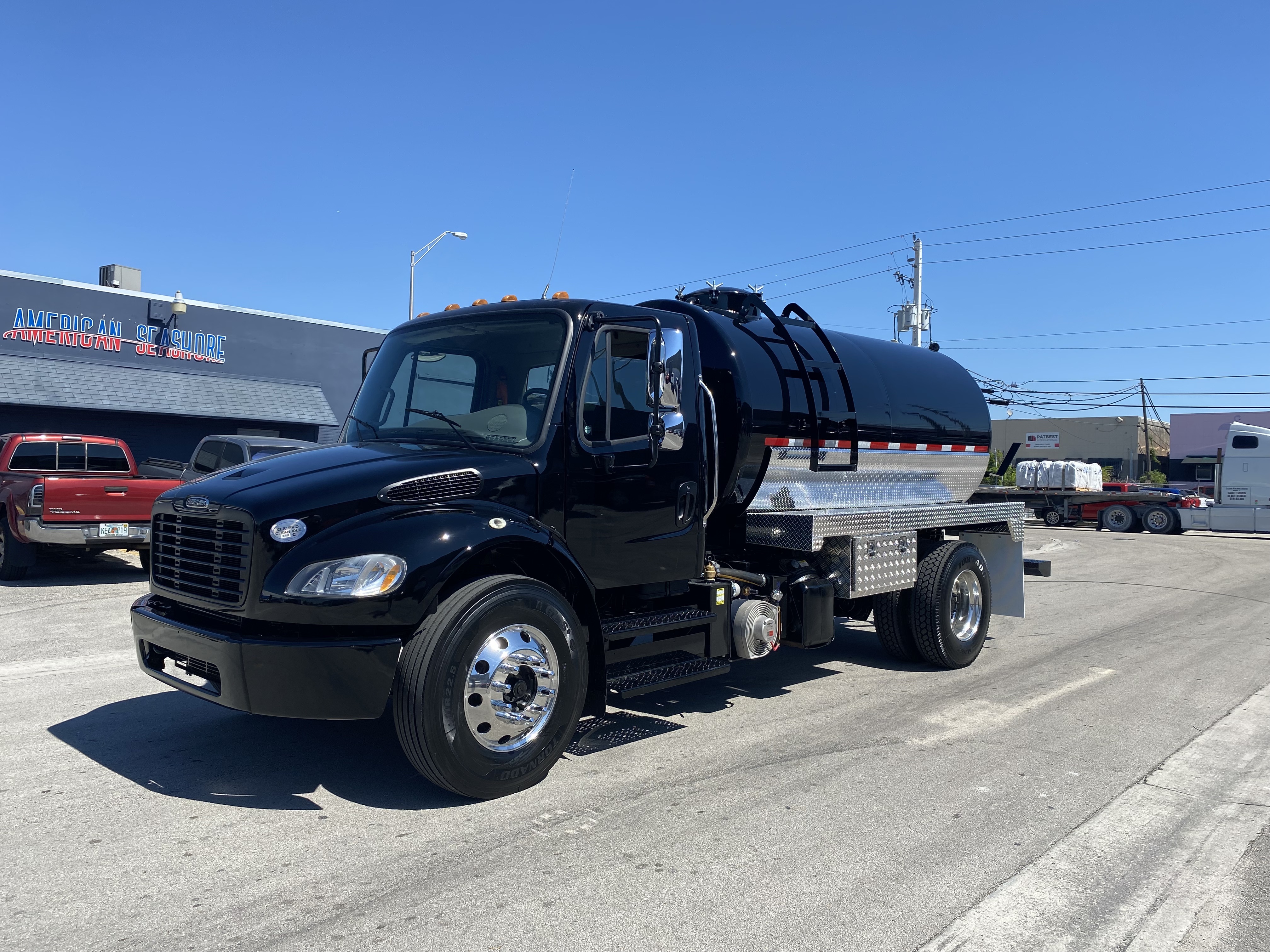 2019 FREIGHTLINER BUSINESS CLASS M2 106 in Hialeah, FL