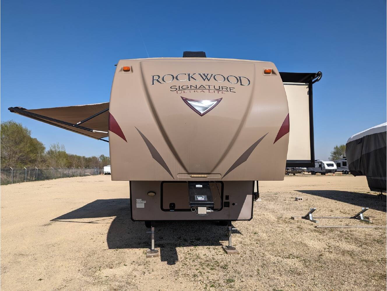 A photo of this 2018 Forest River ROCKWOOD SIGNATURE ULTRA LITE 8244BS