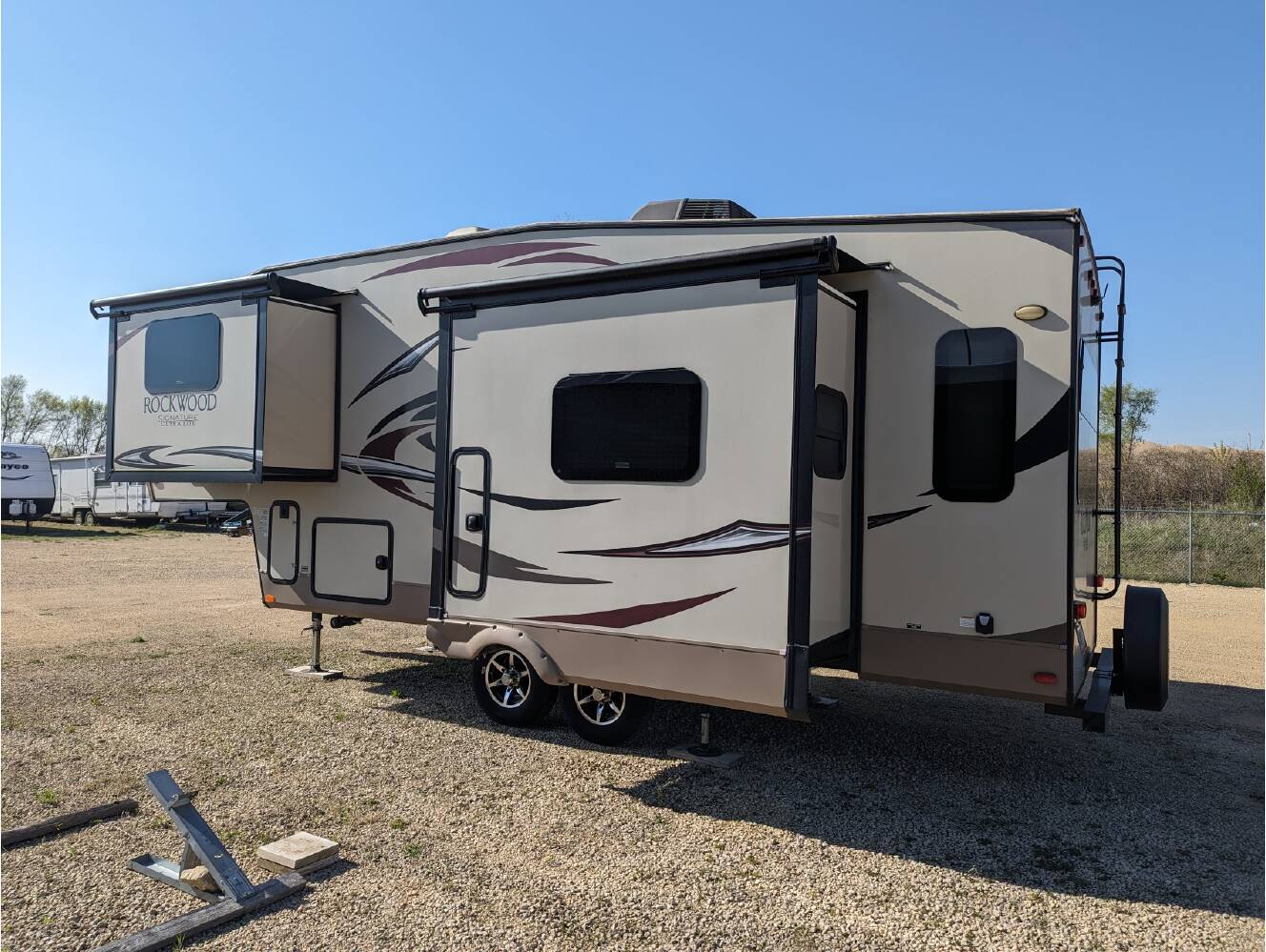 A photo of this 2018 Forest River ROCKWOOD SIGNATURE ULTRA LITE 8244BS
