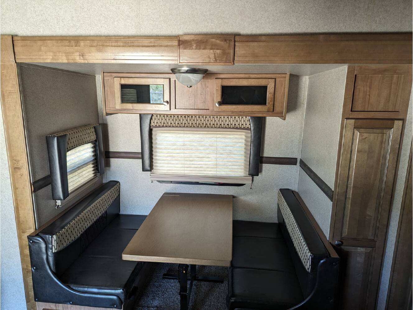 A photo of this 2018 Forest River ROCKWOOD SIGNATURE ULTRA LITE 8244BS