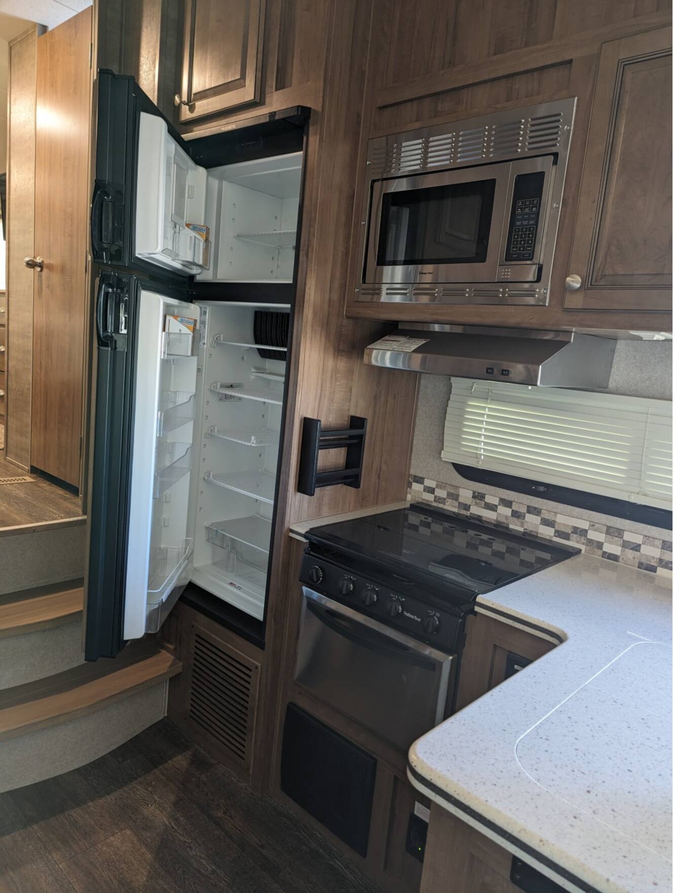 A photo of this 2018 Forest River ROCKWOOD SIGNATURE ULTRA LITE 8244BS