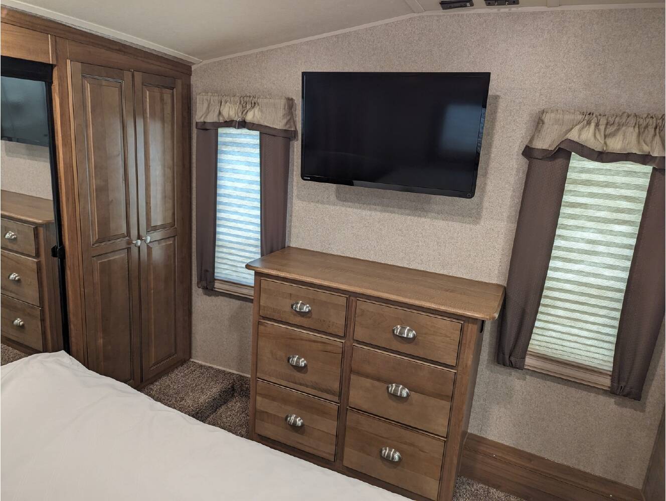 A photo of this 2018 Forest River ROCKWOOD SIGNATURE ULTRA LITE 8244BS