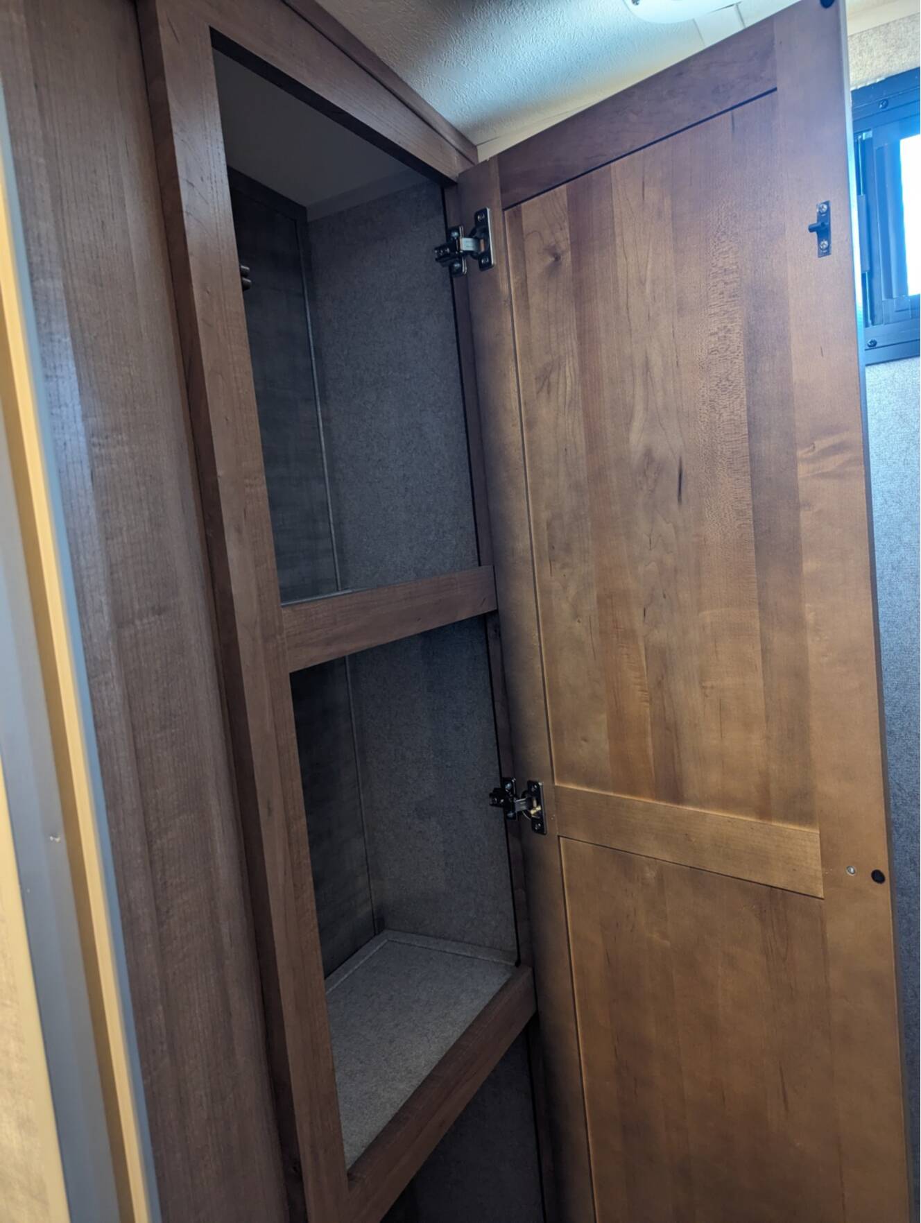 A photo of this 2018 Forest River ROCKWOOD SIGNATURE ULTRA LITE 8244BS