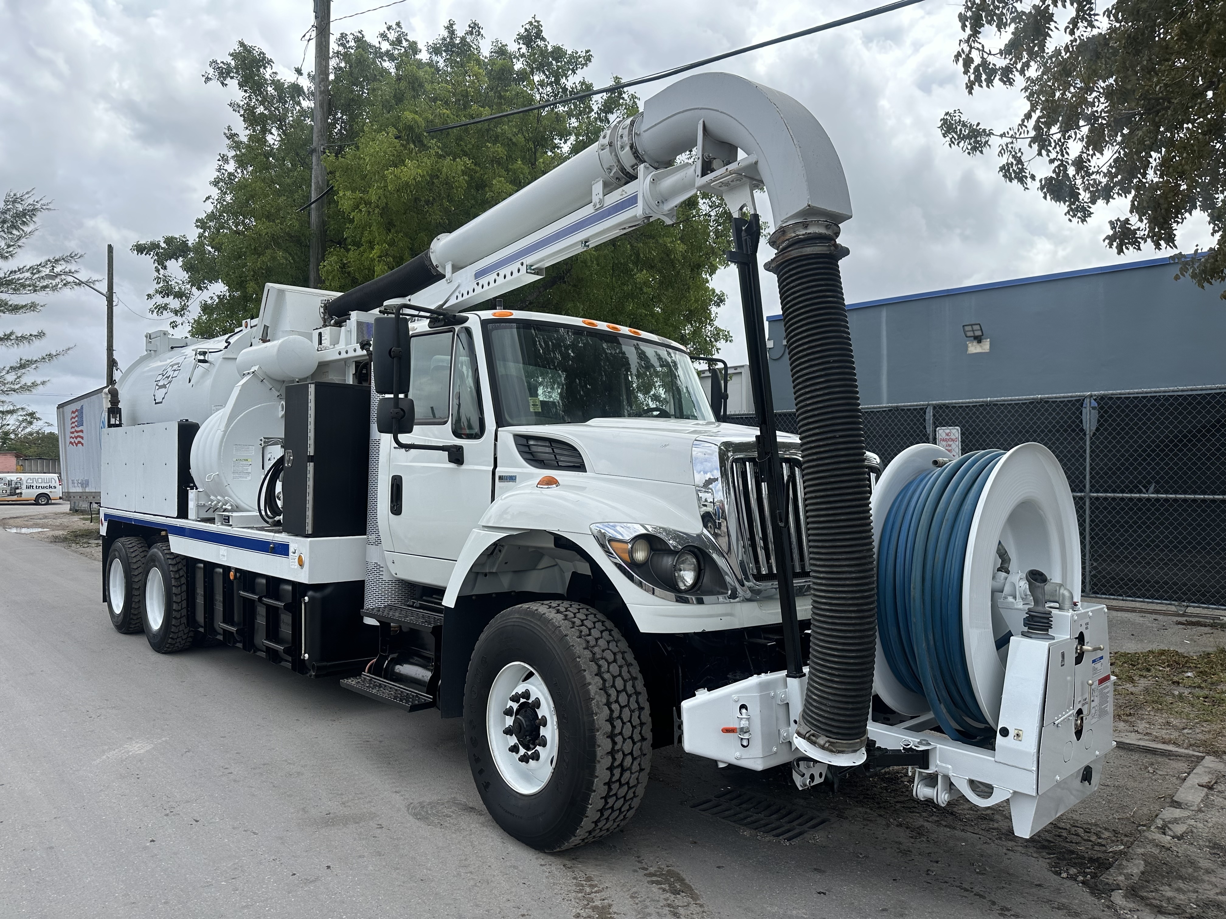 2012 INTERNATIONAL 7500 in Miami, FL