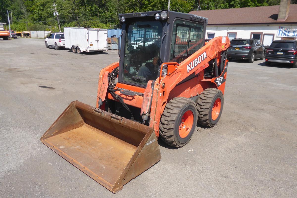 2017 KUBOTA SSV65 in Sparrow Bush, NY
