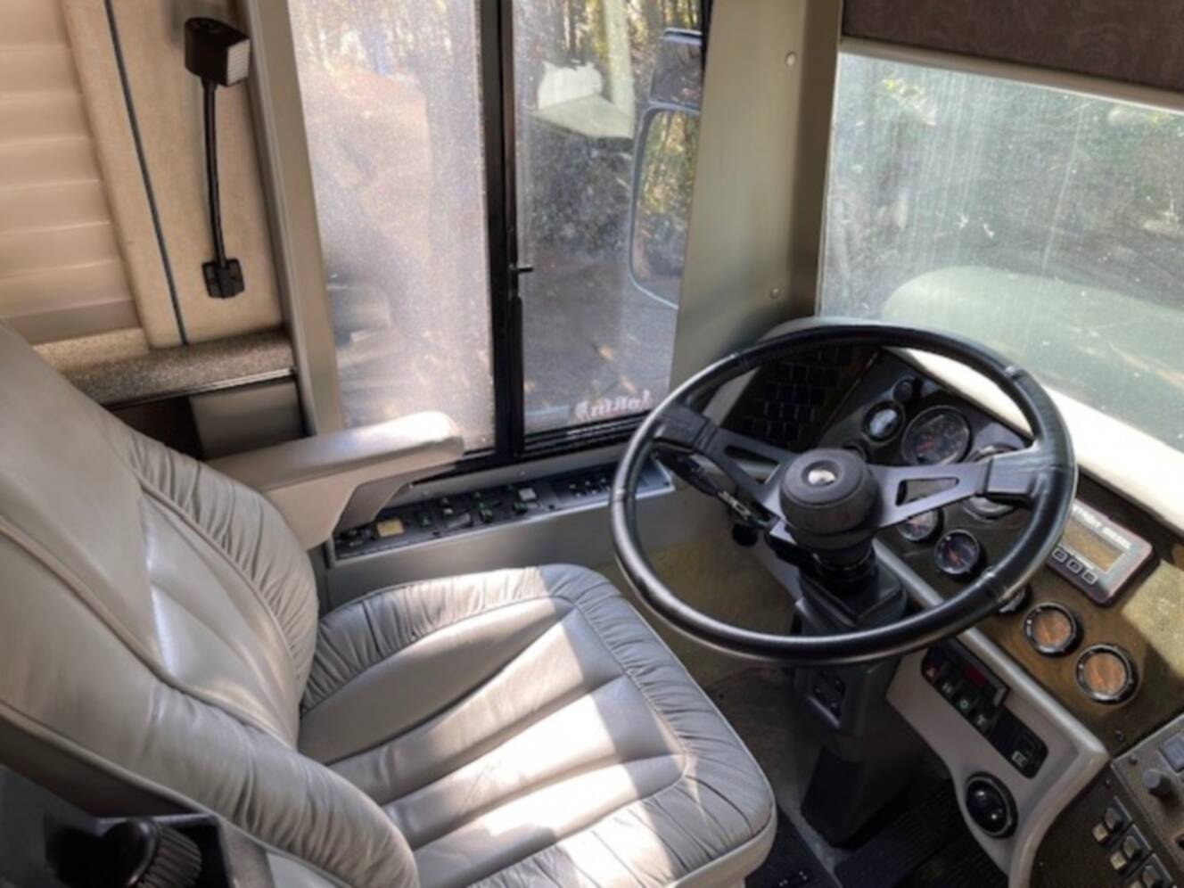 A photo of this 1999 Marathon PREVOST XL45