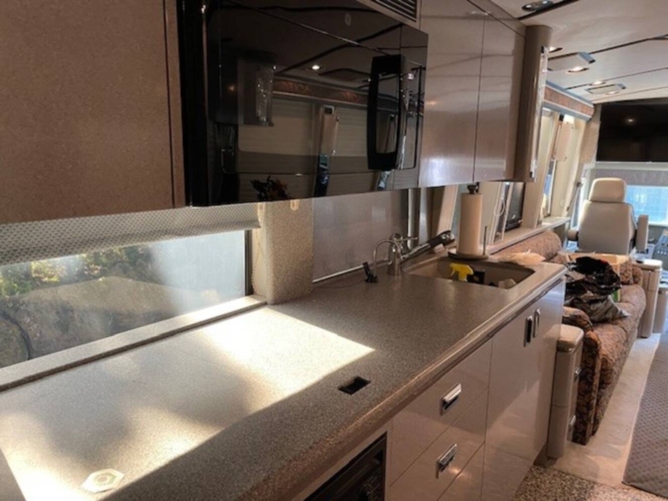 A photo of this 1999 Marathon PREVOST XL45