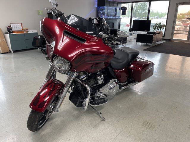 2017 Harley-Davidson Street Glide FLHXS BASE in Noblesville, IN