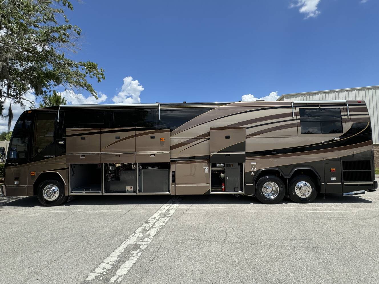 A photo of this 2000 Prevost LIBERTY 