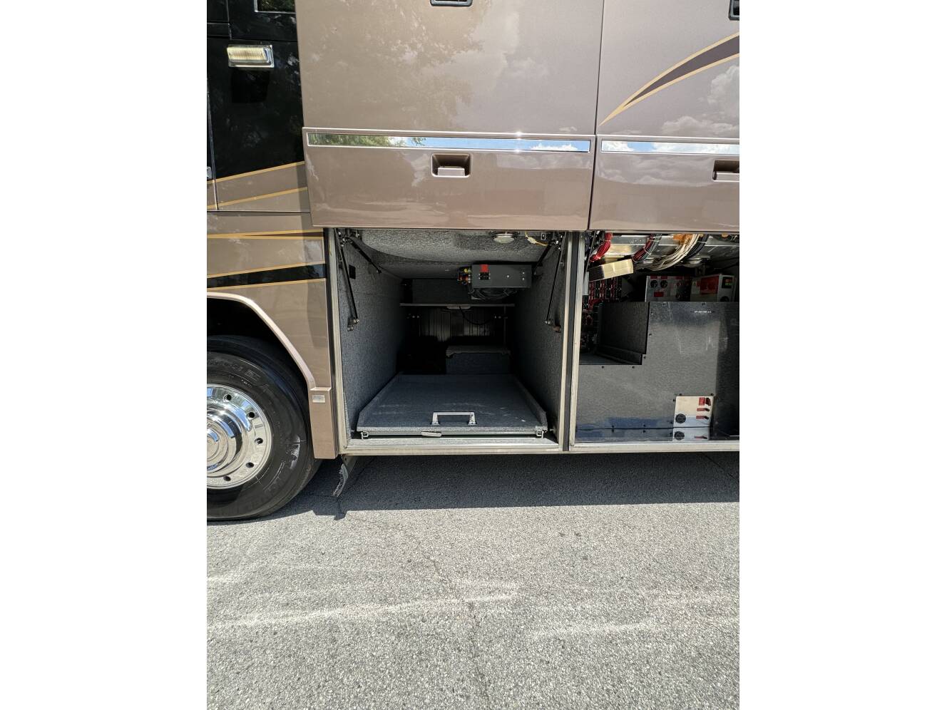 A photo of this 2000 Prevost LIBERTY 