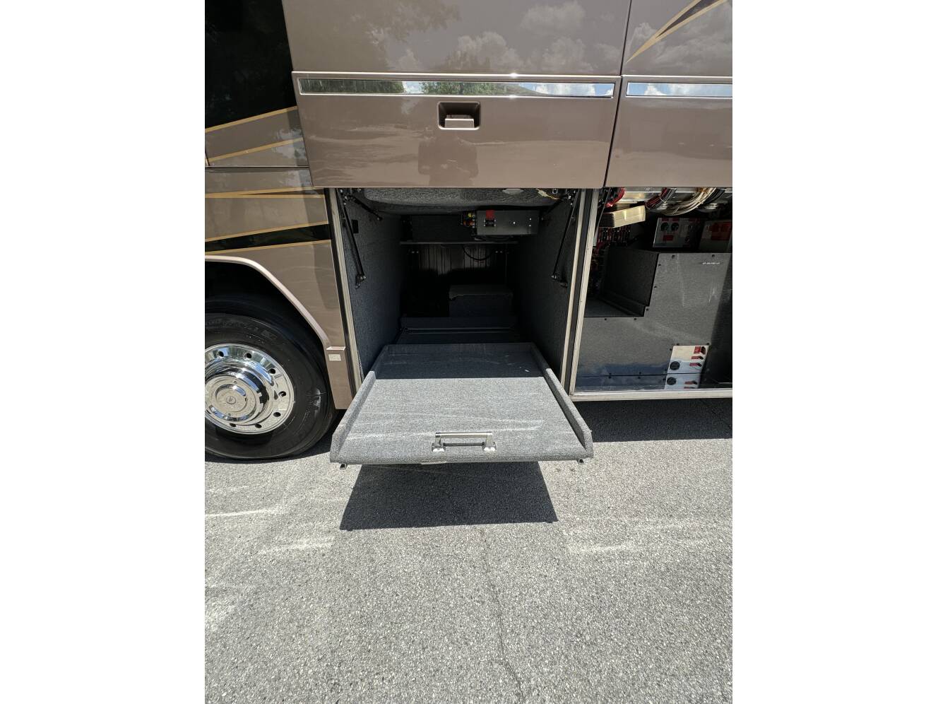 A photo of this 2000 Prevost LIBERTY 