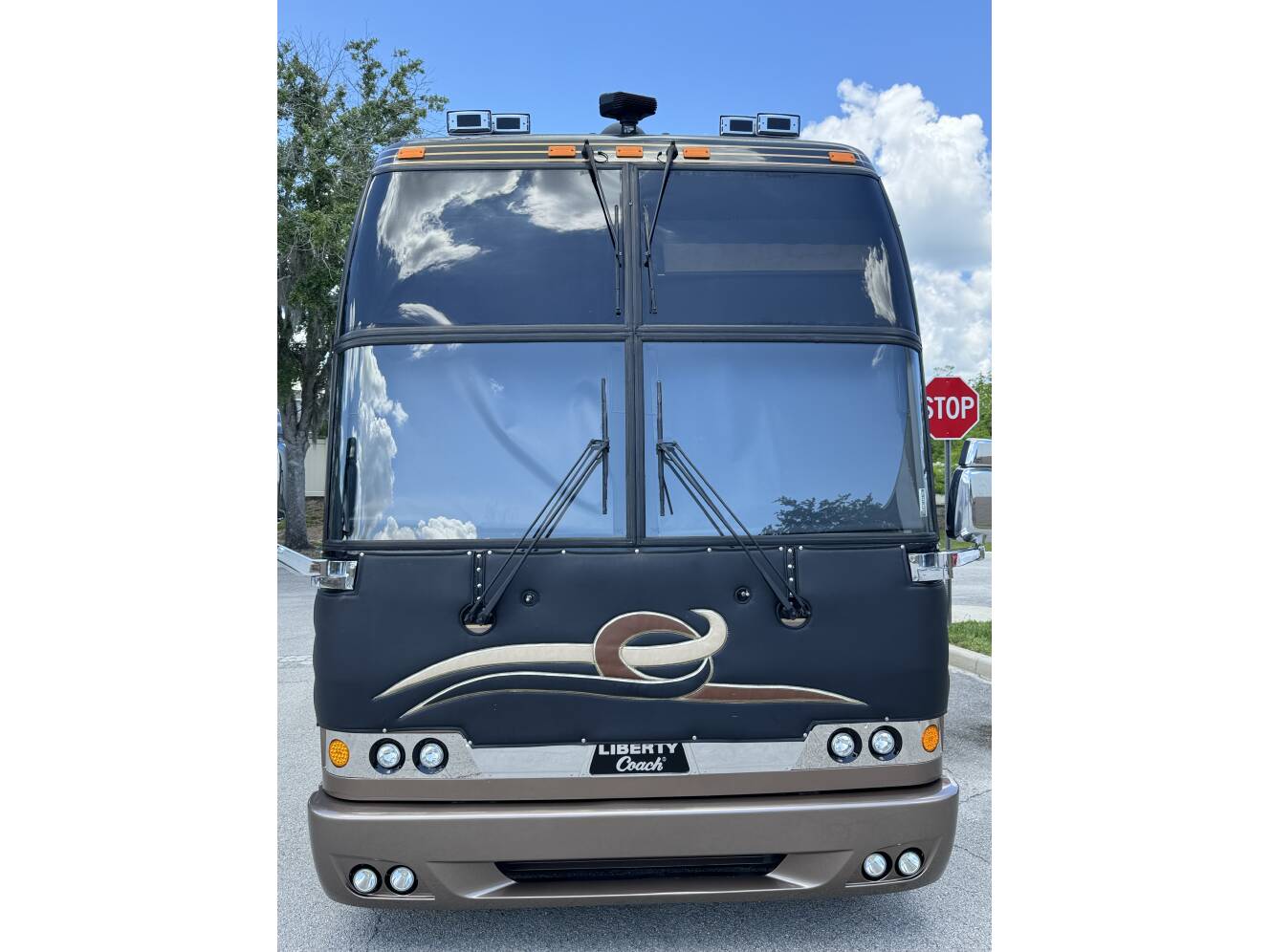 A photo of this 2000 Prevost LIBERTY 