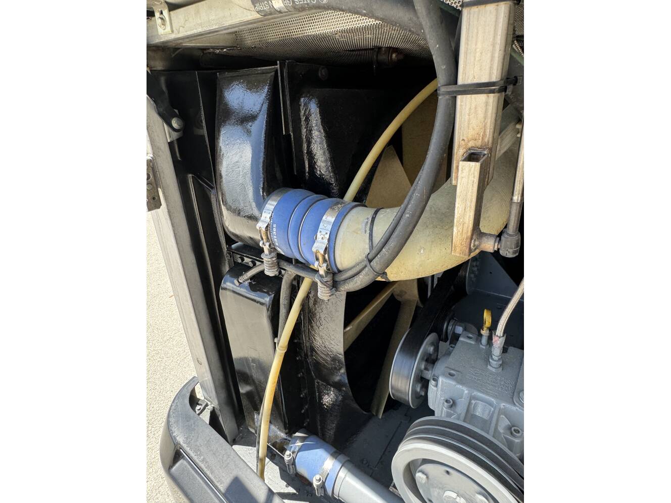 A photo of this 2000 Prevost LIBERTY 