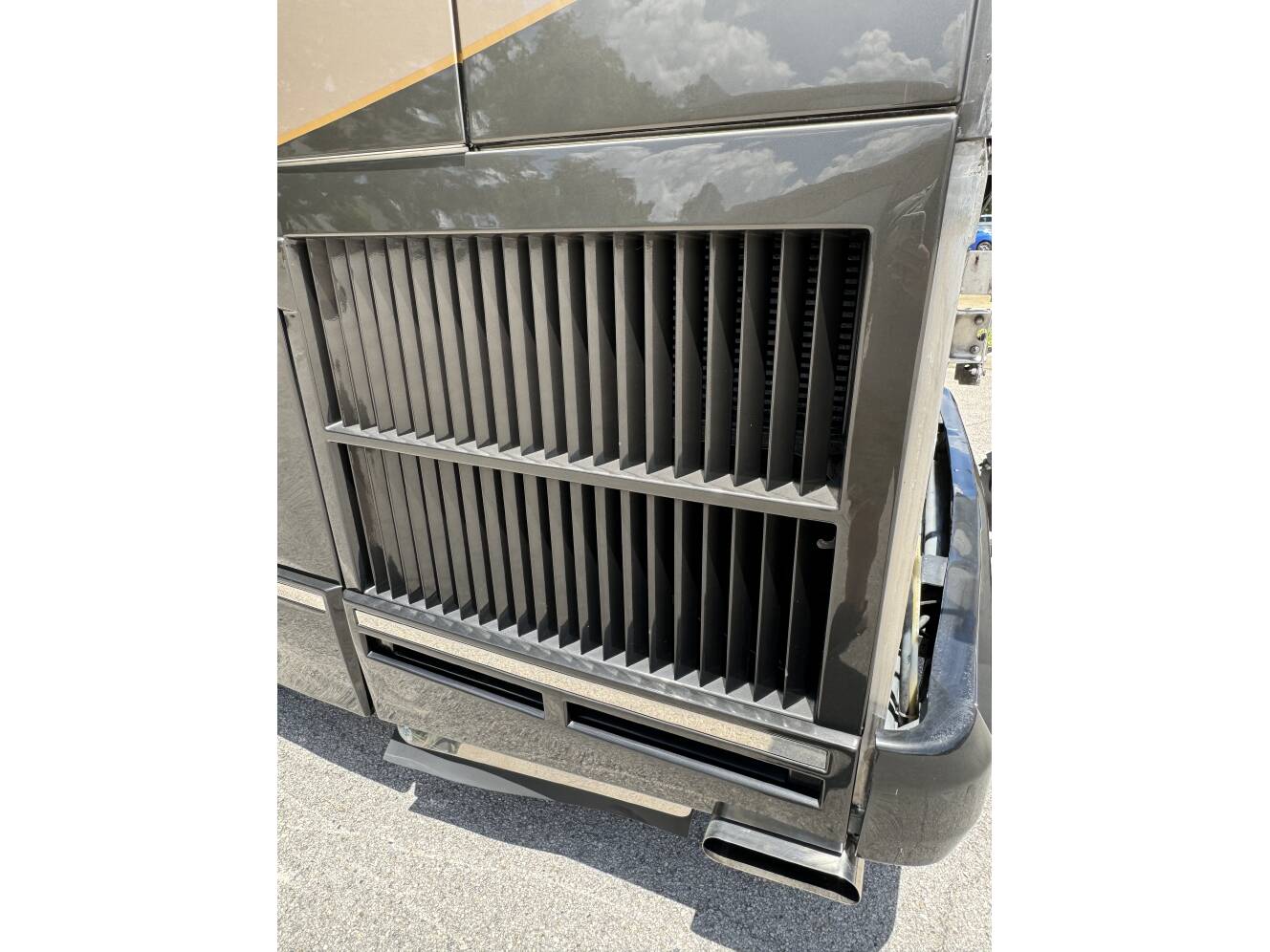 A photo of this 2000 Prevost LIBERTY 
