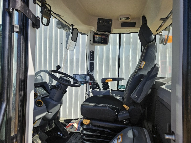 2020 JCB 427 AGRI