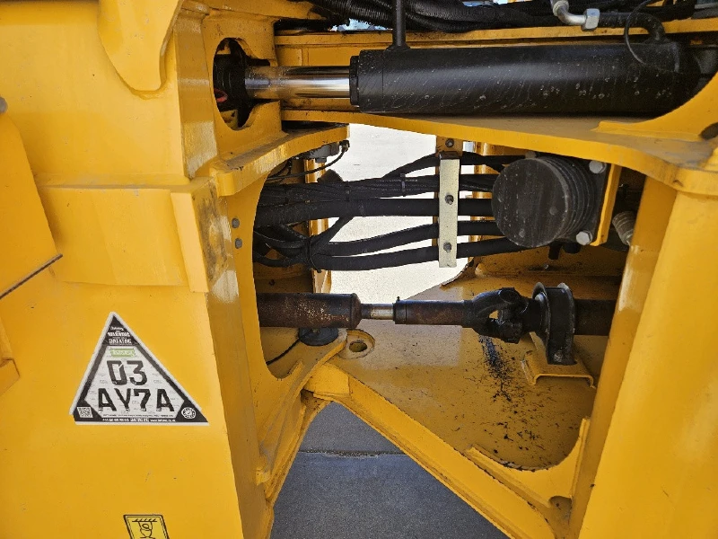 2020 JCB 427 AGRI