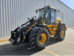 2020 JCB 427 AGRI