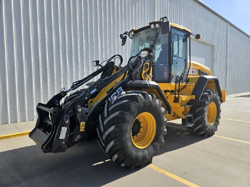 2020 JCB 427 AGRI