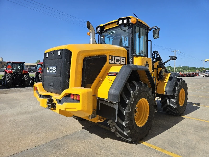 2020 JCB 427 AGRI