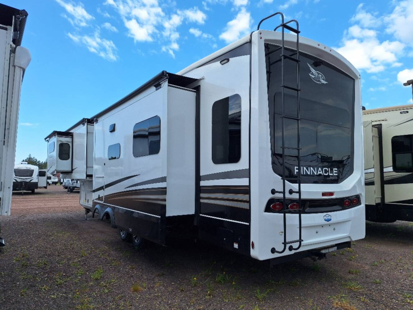 A photo of this 2024 Jayco Pinnacle 36SSWS