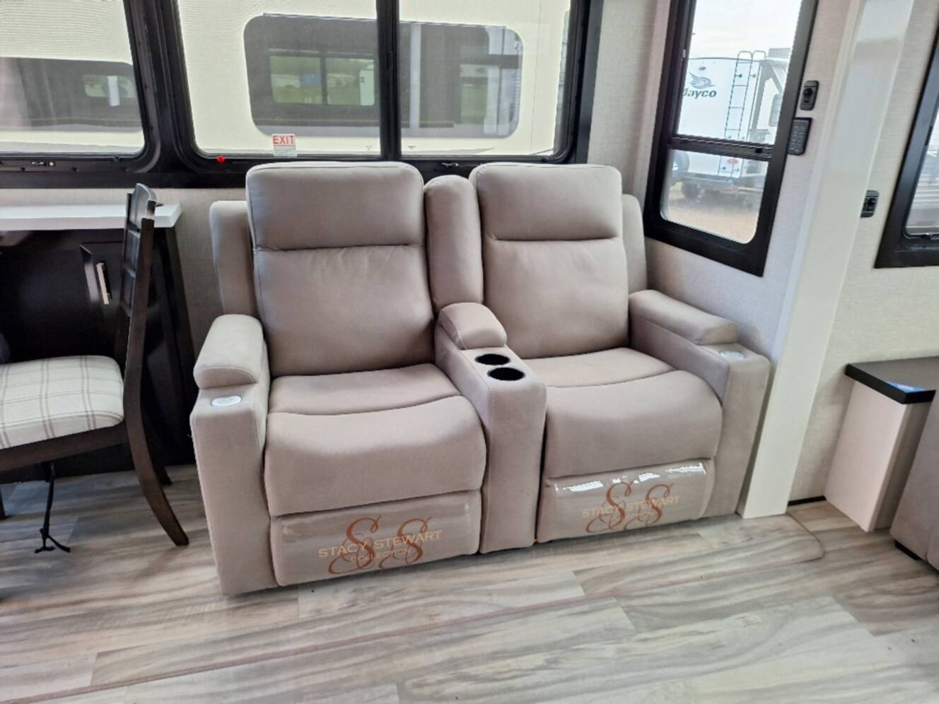 A photo of this 2024 Jayco Pinnacle 36SSWS