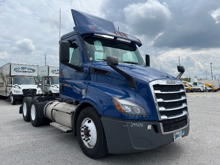 2020 FREIGHTLINER CASCADIA 116 in Indianapolis, IN
