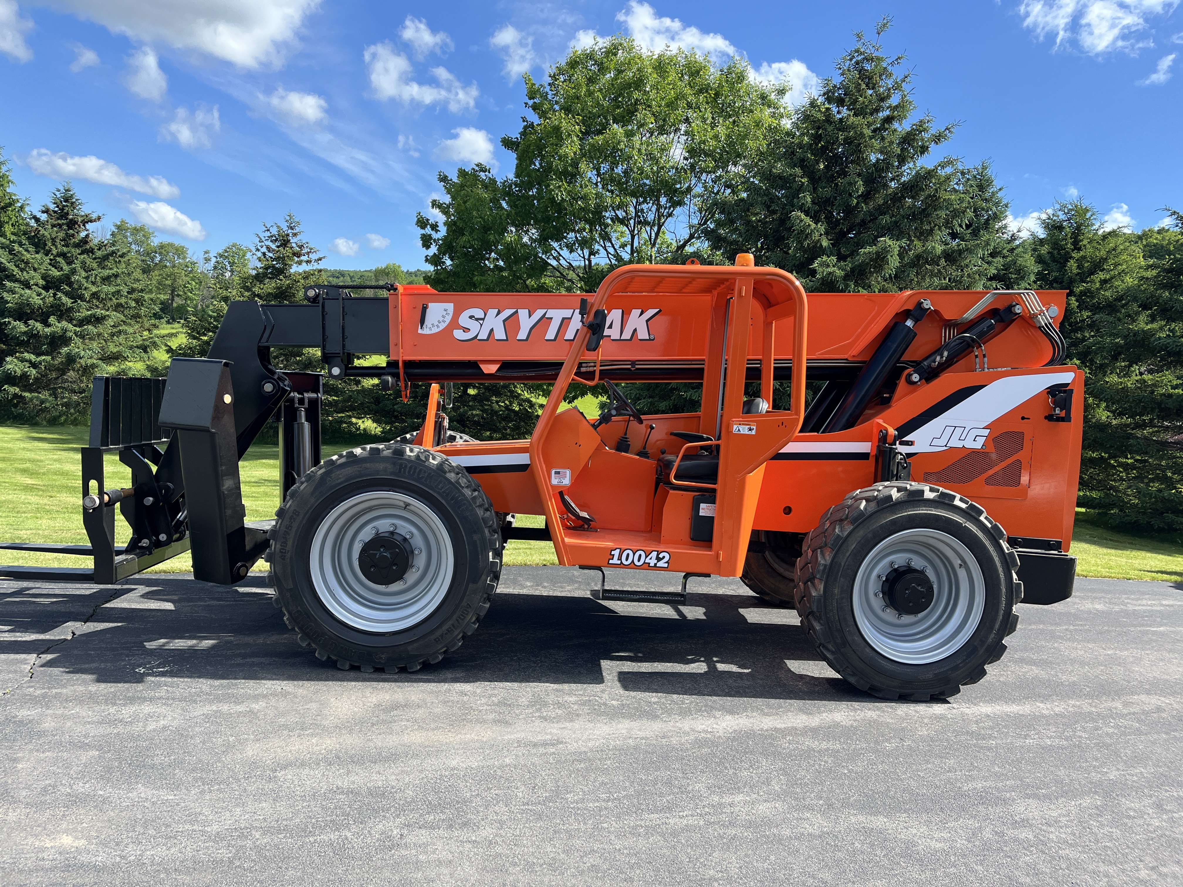 2014 SKYTRAK 10042 in Tully, NY