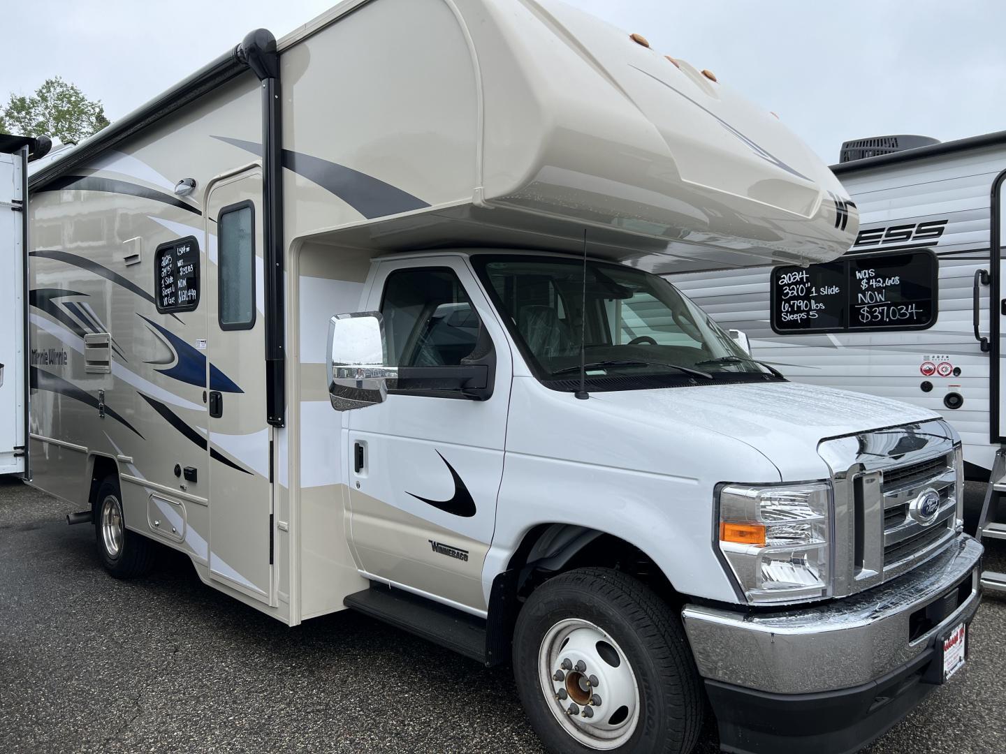 2025 Winnebago Minnie Winnie 22M in saco ME
