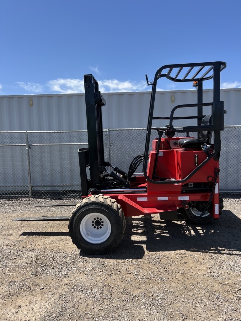 2004 MOFFETT M5500 in Mesa, AZ