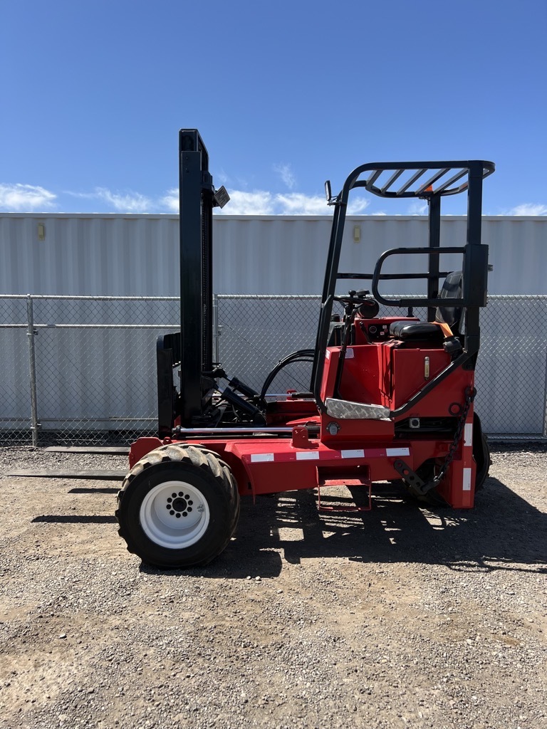 2004 MOFFETT M7000 in Mesa, AZ