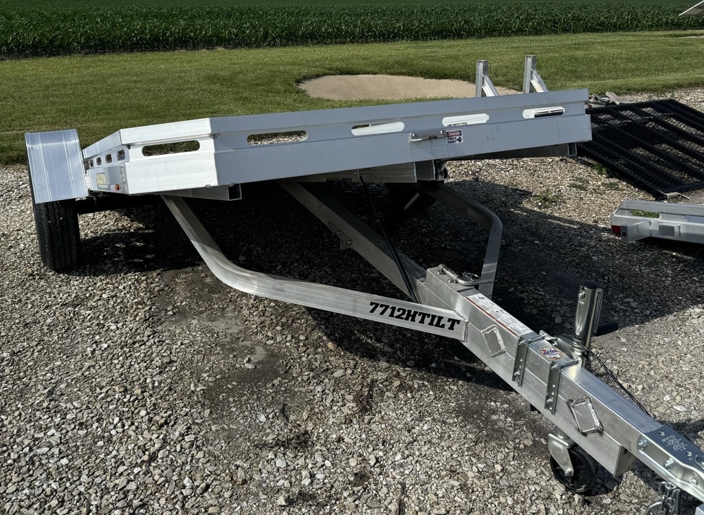 2025 ALUMA 7712H Tilt in Prairie City, IL