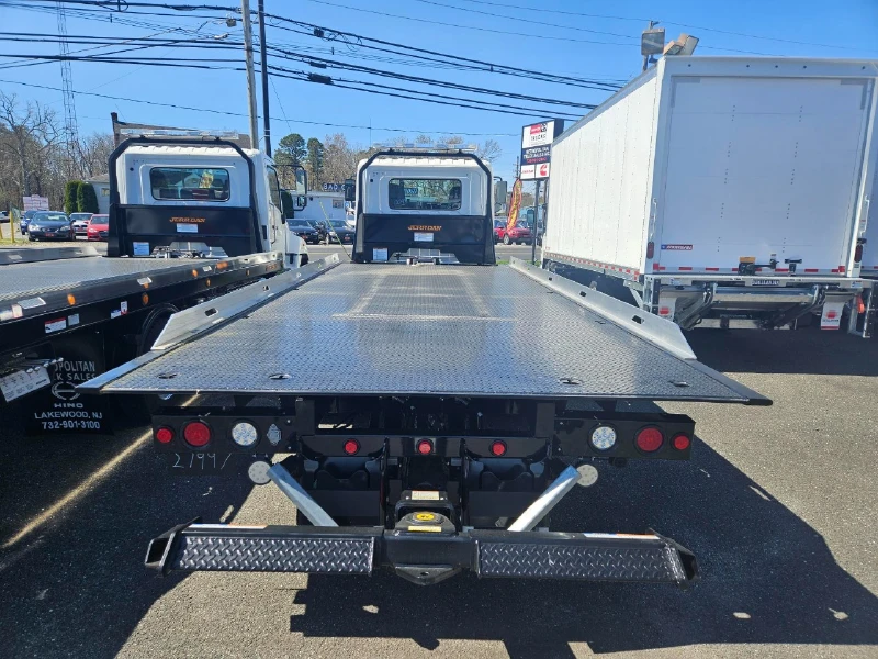 2024 HINO 22 FT ROLLBACK