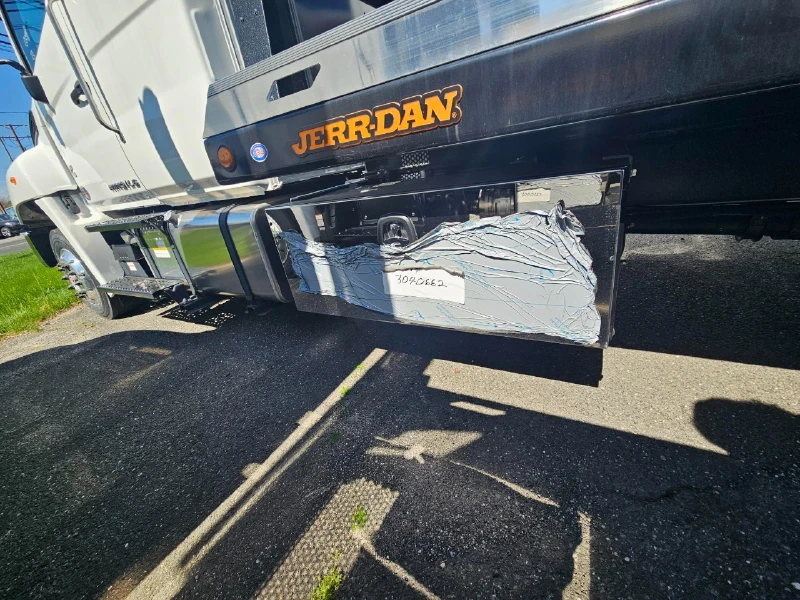 2024 HINO 22 FT ROLLBACK