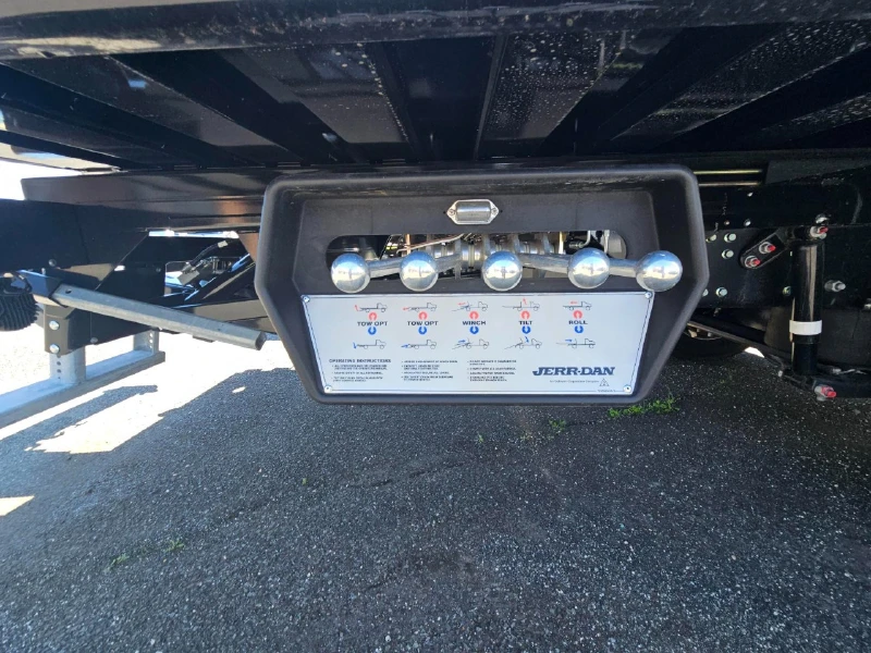 2024 HINO 22 FT ROLLBACK