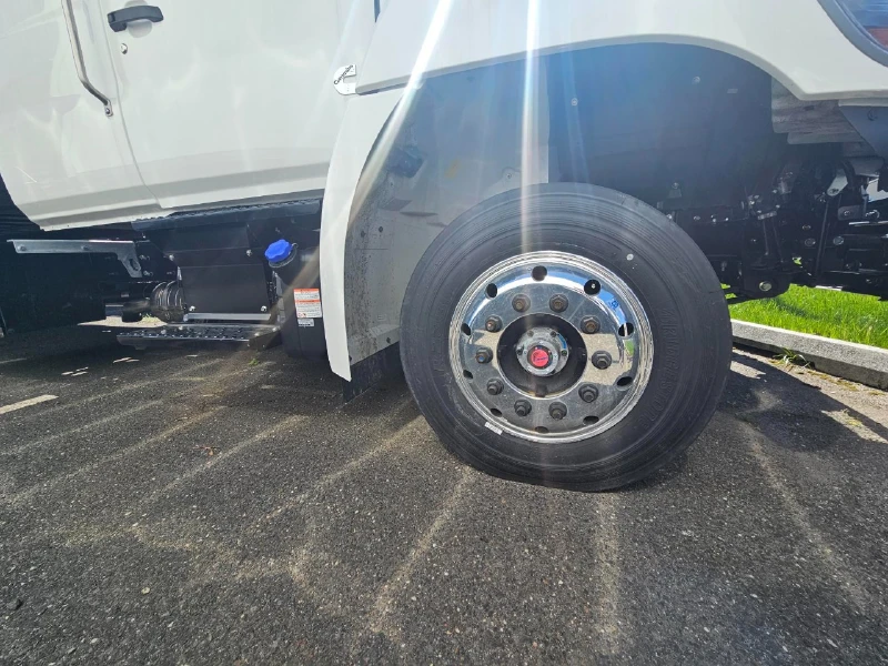 2024 HINO 22 FT ROLLBACK