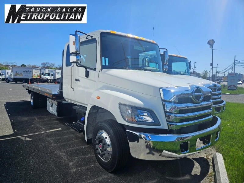 2024 HINO 22 FT ROLLBACK
