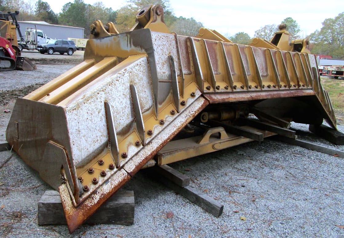 CATERPILLAR Cat D8T Chip Dozer / Rear Counterweight in San Diego, CA