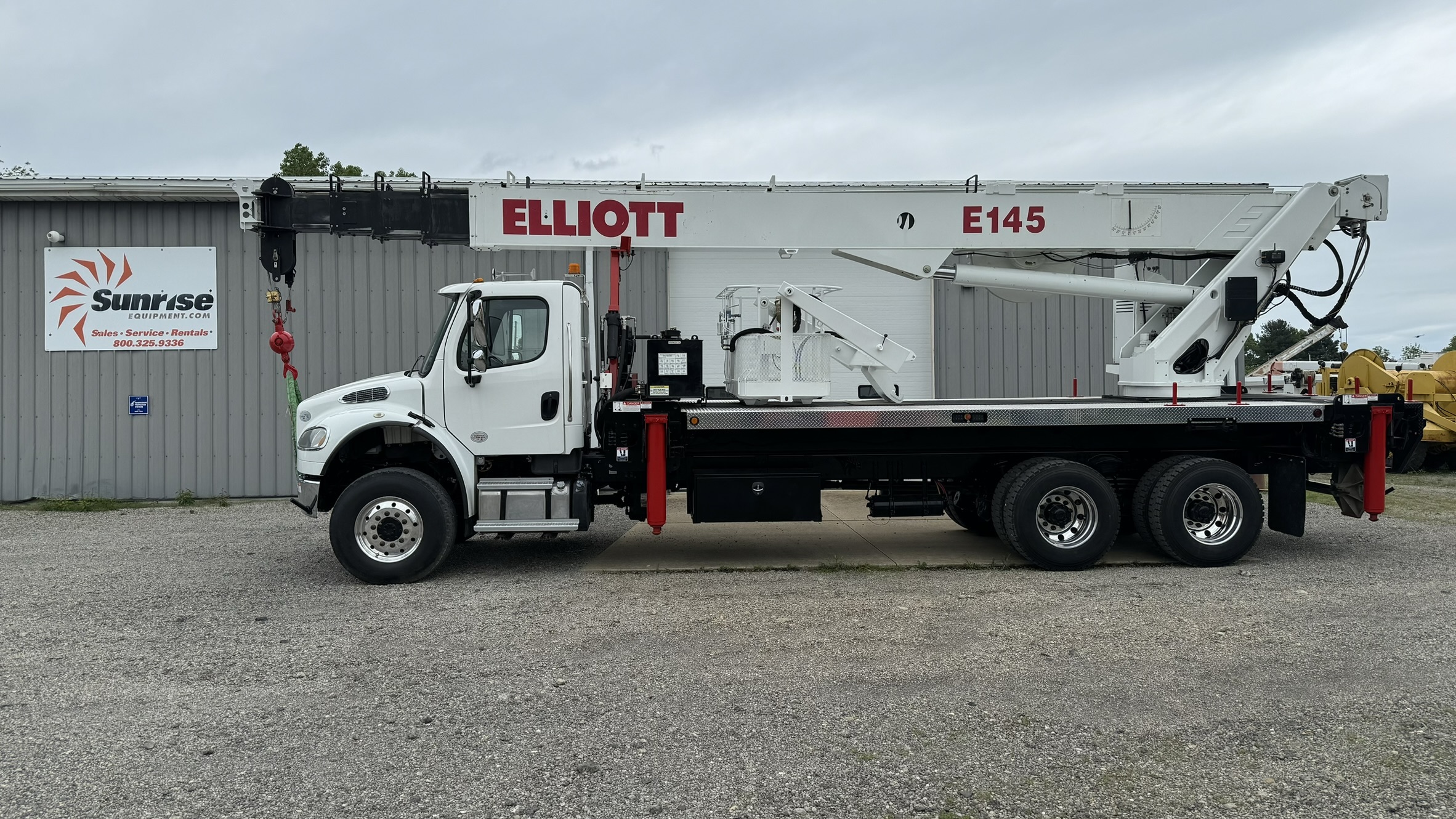 2016 FREIGHTLINER BUSINESS CLASS M2 106 in Canton, OH
