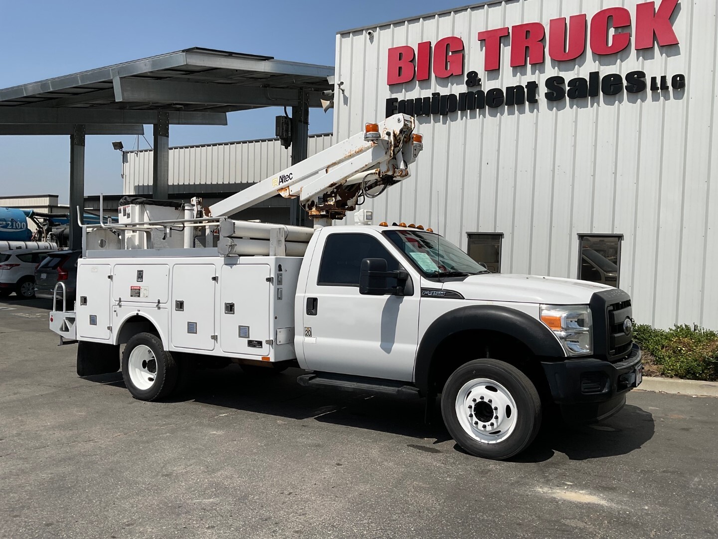 2012 FORD F450 in Fontana, CA