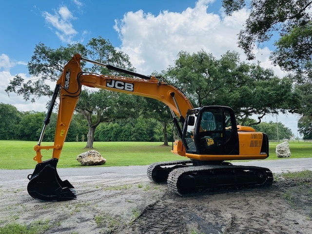 2017 JCB JS190 in Zephyrhills, FL