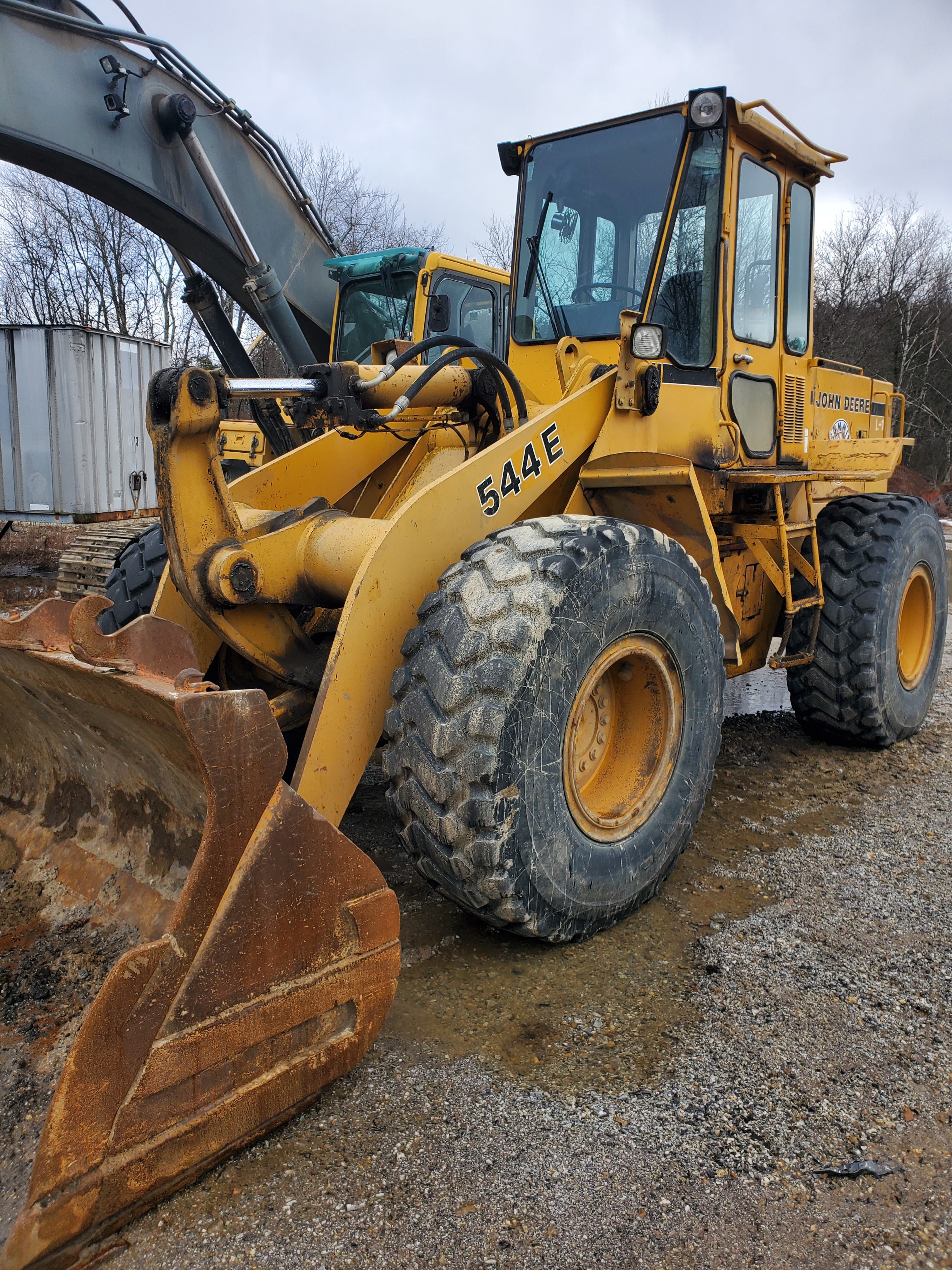 1998 JOHN DEERE 544E in Andover, NH